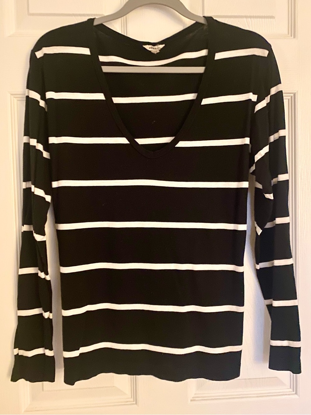 Fossil Black and White Striped V-Neck Long Sleeve Tee